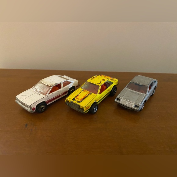 Set of 3 vintage die cast car toys hot wheels - Picture 1 of 3